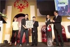 著名青年艺术家贾蔼力捐赠作品为智力障碍人士筹款